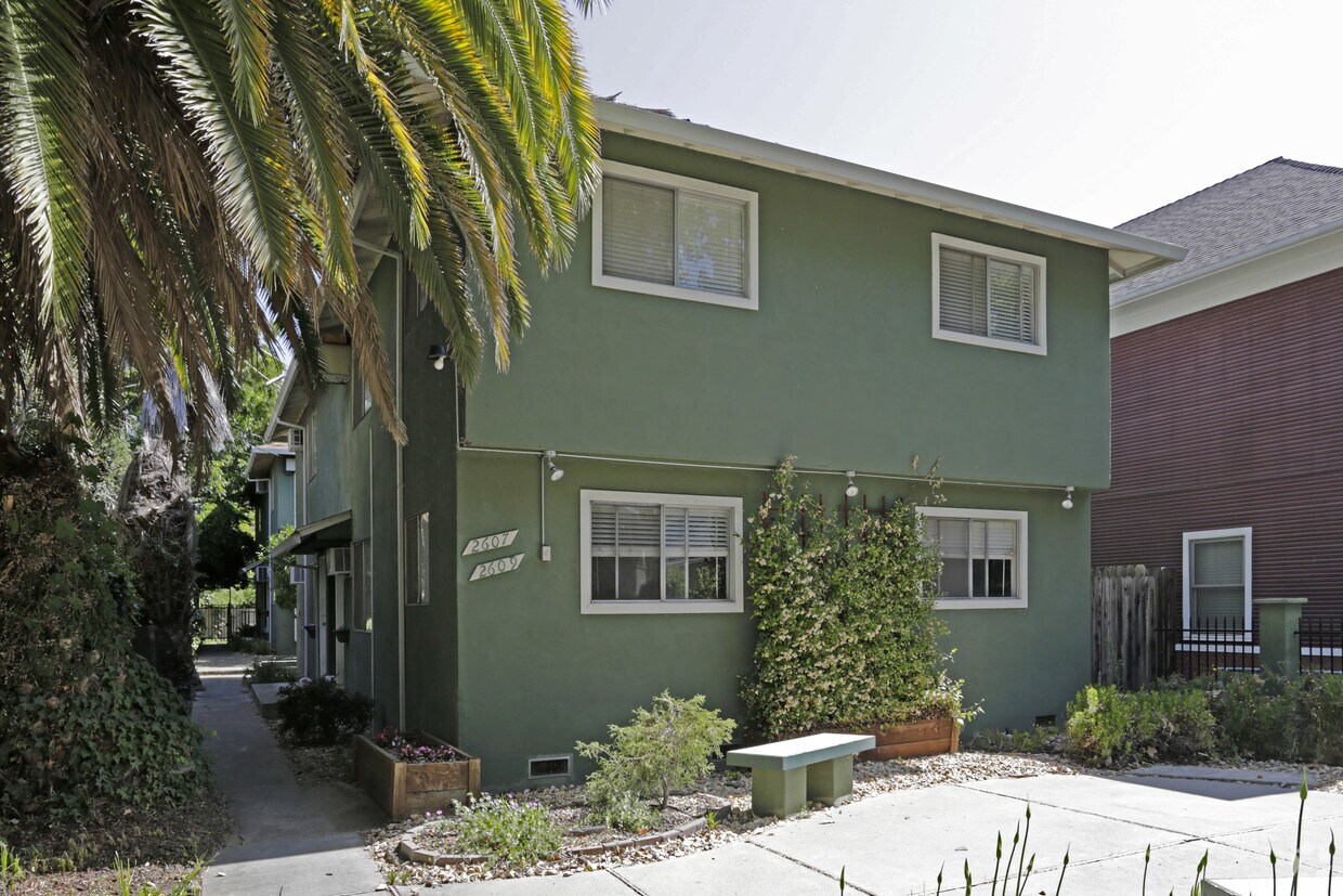 Foto principal - 2607-2609 Q St