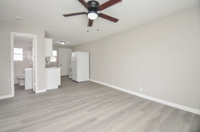 Foto del edificio - 6010 Collingsworth St