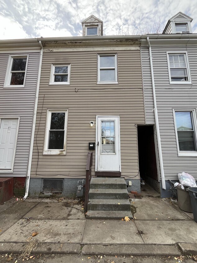 324 Wallace St, York, PA 17403 House Rental in York, PA