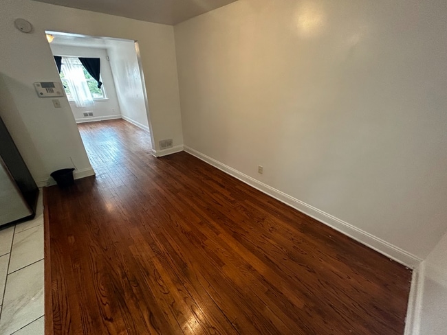 Dining room - 830 Montpelier St