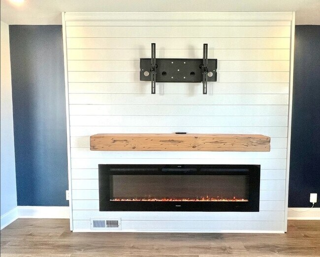 Foto del edificio - 64 W High St