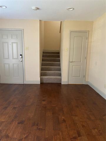 Foto del edificio - 7720 Kings Ridge Rd