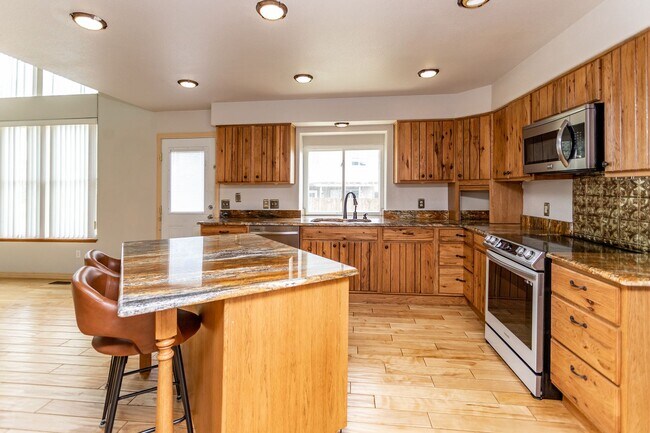 Foto del edificio - Charming 4 Bedroom, 4 Bath home in the Che...