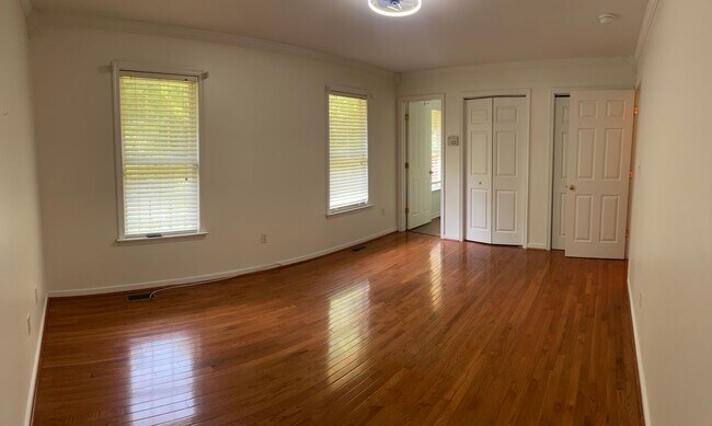 Foto del edificio - 13090 Gravelbrook Rd