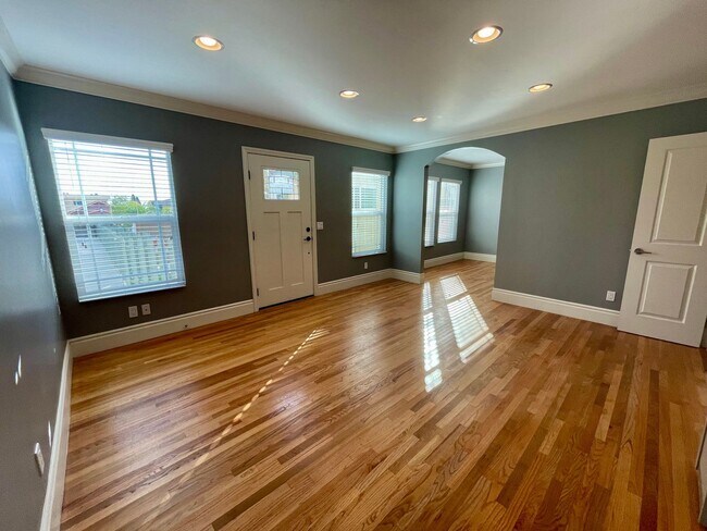 Foto del edificio - Stylish 2BD Golden Hill Gem | A/C, Bonus R...