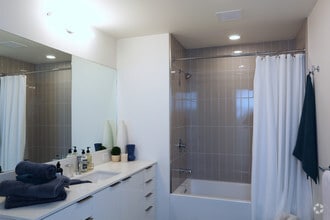 2BR, 2BA-910 SF - AVEN