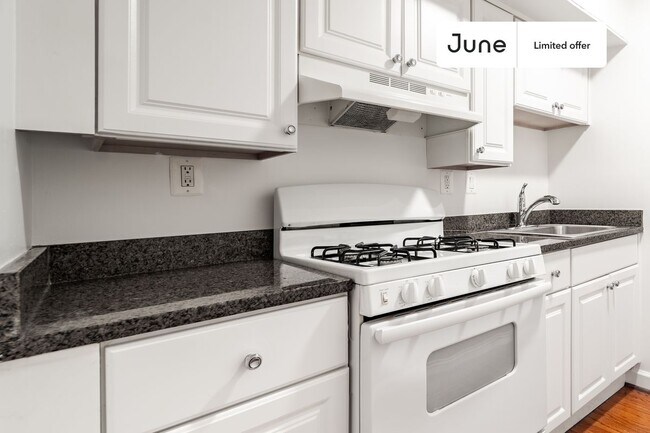 Building Photo - 1105 16th St NE