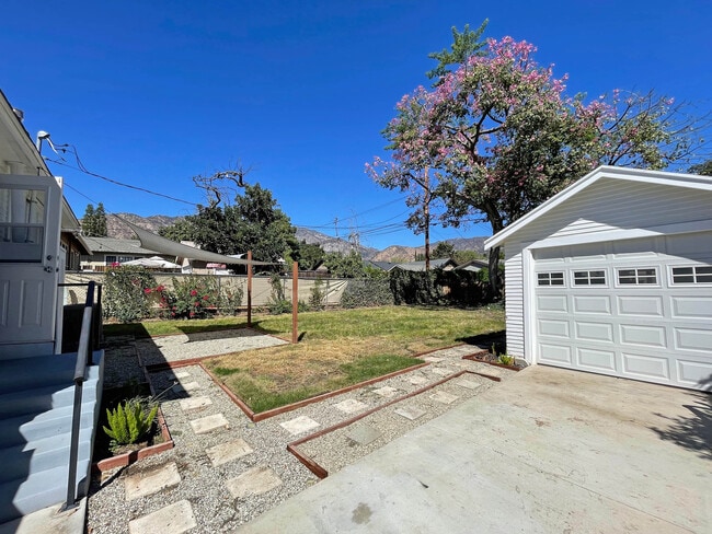 Building Photo - 238 N Alta Vista Ave