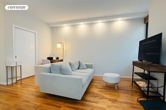 Building Photo - 4 Lexington Ave