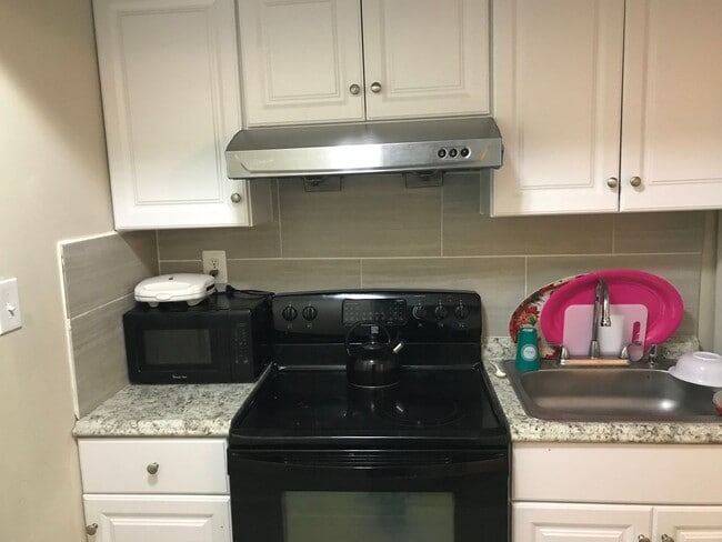 Photo - 615 N 44th St Apartment