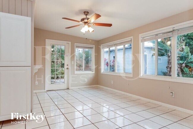 Foto del edificio - 3309 22nd Ave W