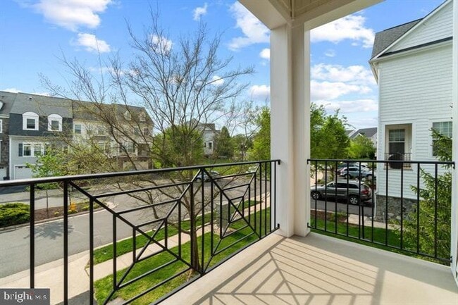 Building Photo - 14160 Catbird Dr