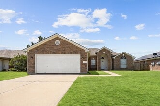 Building Photo - 19739 Mountain Dale Dr