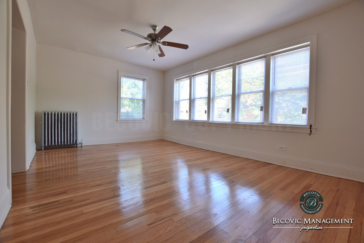 7742 N Ashland Ave Unit 1b, Chicago, IL 60626 Apartments at 7742 N