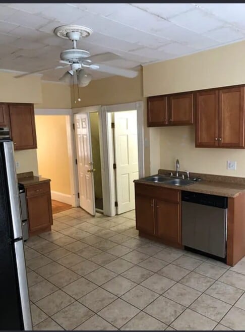 Building Photo - 75 W Park Pl