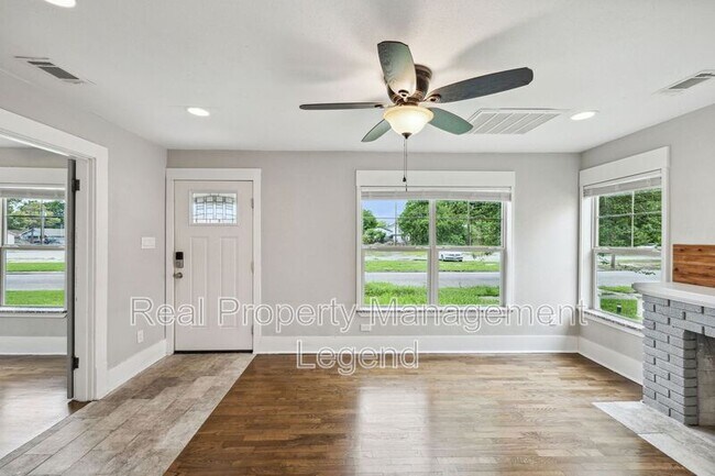 Foto del edificio - 1605 S Walnut St
