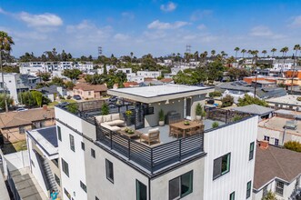 Building Photo - 5933 Comey Ave