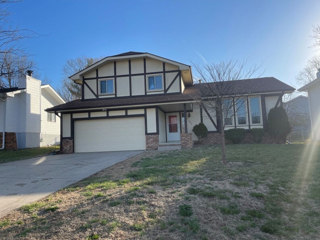 Home For Rent Bellevue. - Home For Rent Bellevue.