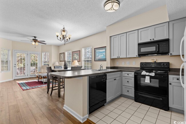 Foto del edificio - 4595 Girvan Dr