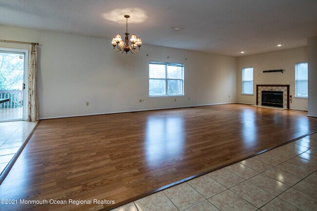 Building Photo - 86 Richmond Ct S