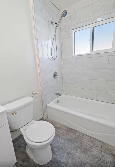 Foto del edificio - 1729 E Ocean Blvd