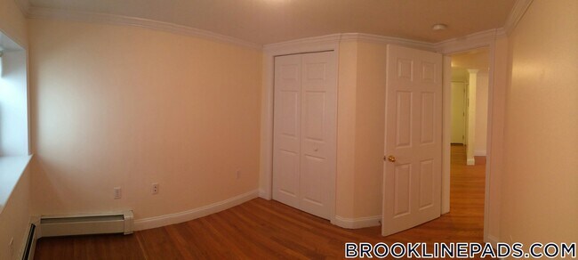 Building Photo - 1539 Beacon St