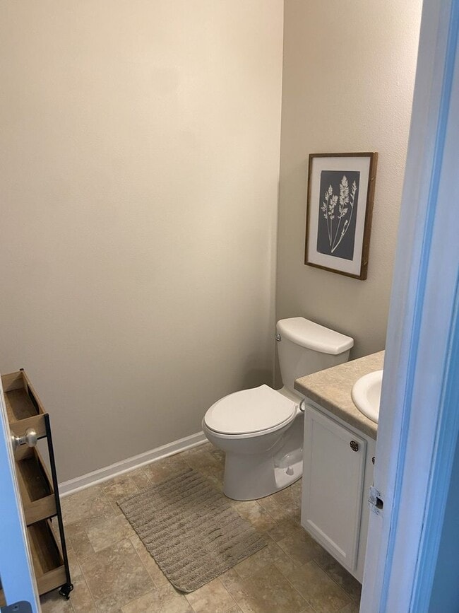 Building Photo - Spacious 4BR House in Ankeny
