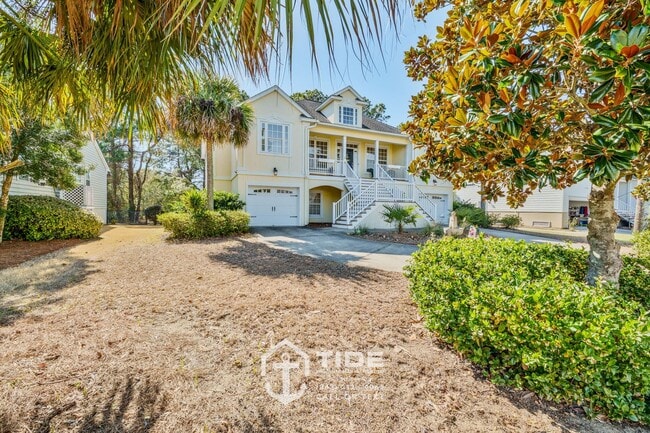 Building Photo - Spacious Retreat in Mt. Pleasant