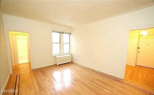 Building Photo - 2611 E 13th St