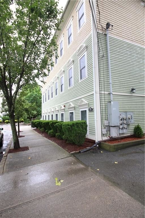 Primary Photo - 31 Commercial St