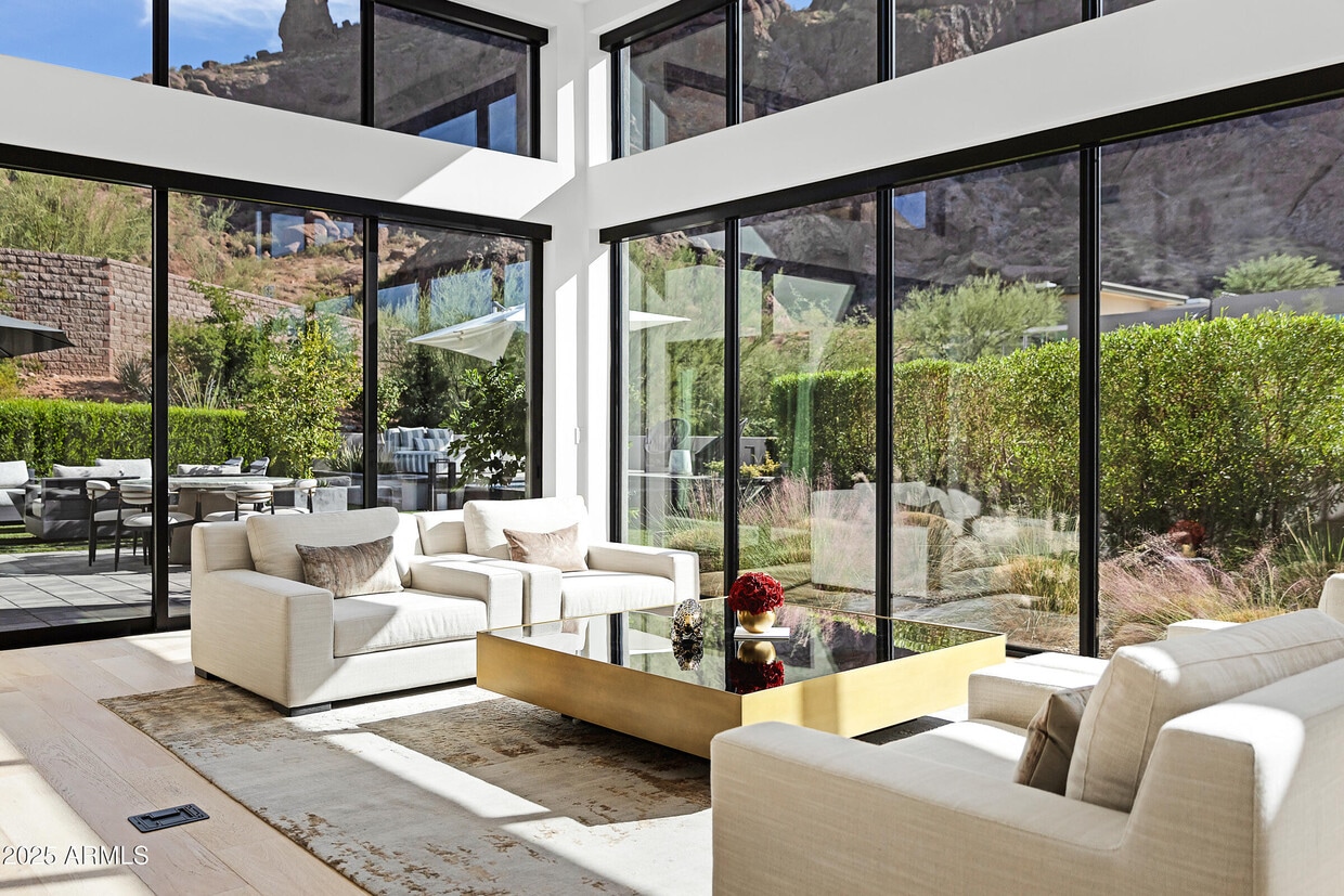 Foto principal - 5841 N Echo Canyon Cir