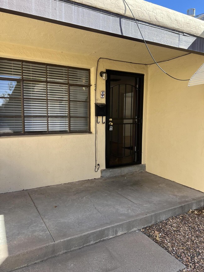 Foto del edificio - 4121 Mesa Verde Ave NE