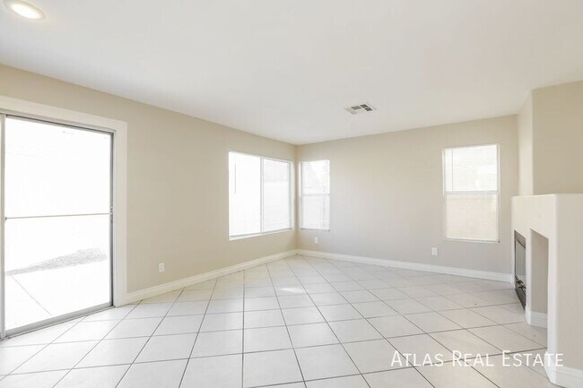 Foto del edificio - 4933 Via Luis Ct