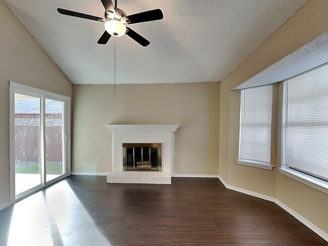 Foto del edificio - 4030 Rustic Trail