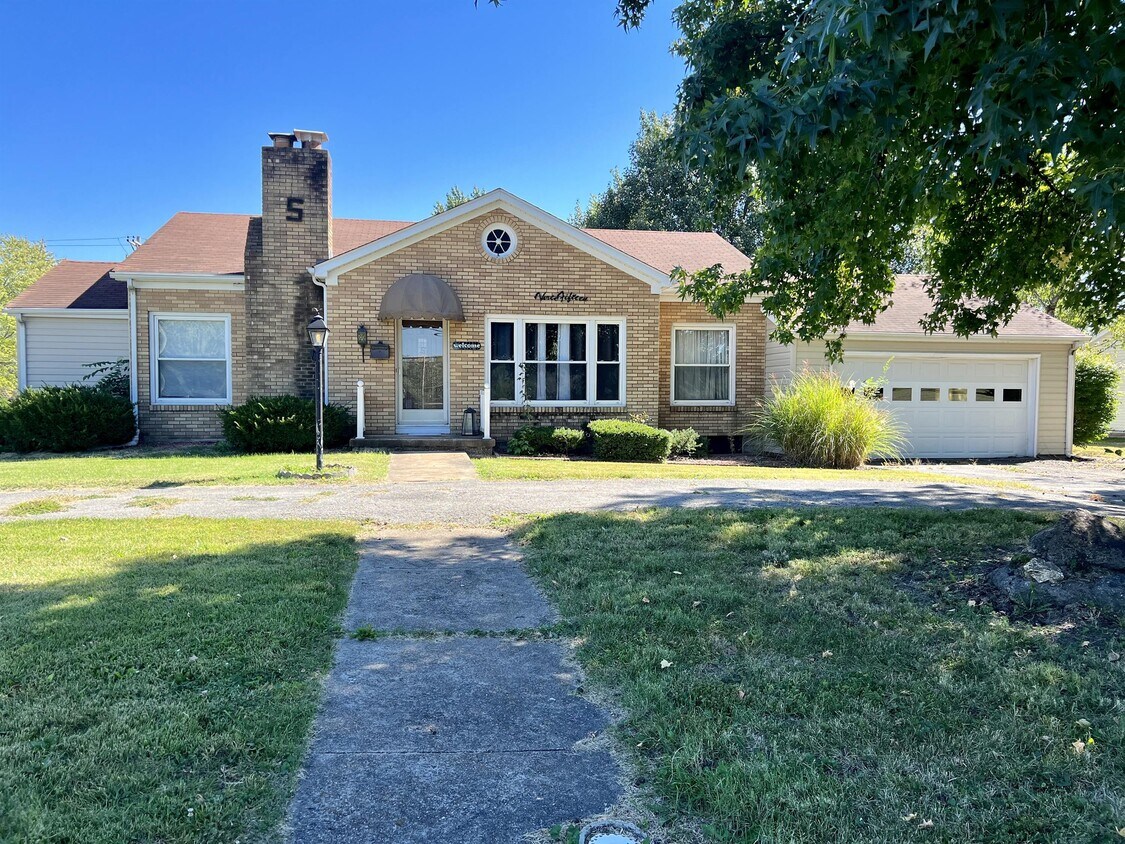 Primary Photo - 315 Oak Hill Ave