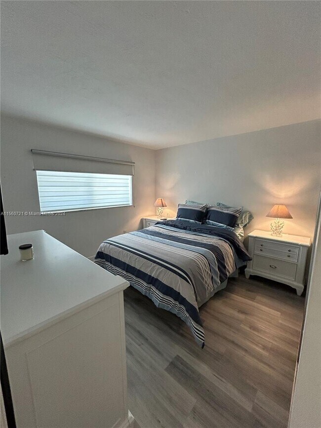Foto del edificio - 200 Galen Dr