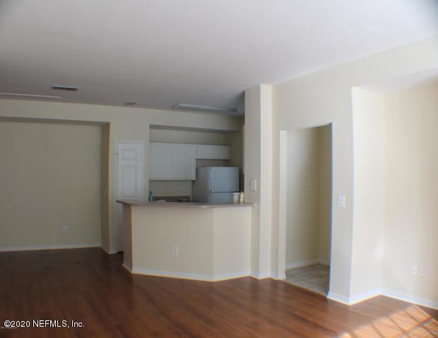 Building Photo - 13700 Richmond Park Dr N