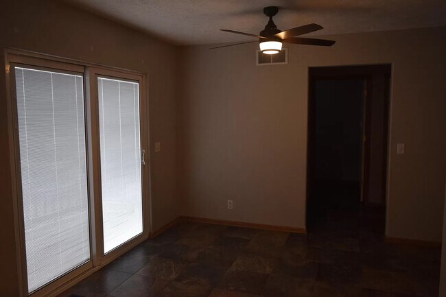 Dining Room - 6615 Shadow Pines Plz
