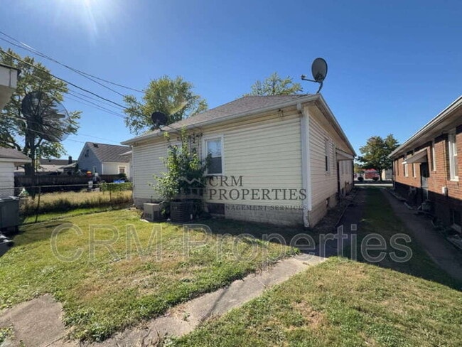 Building Photo - 933 N Linwood Ave