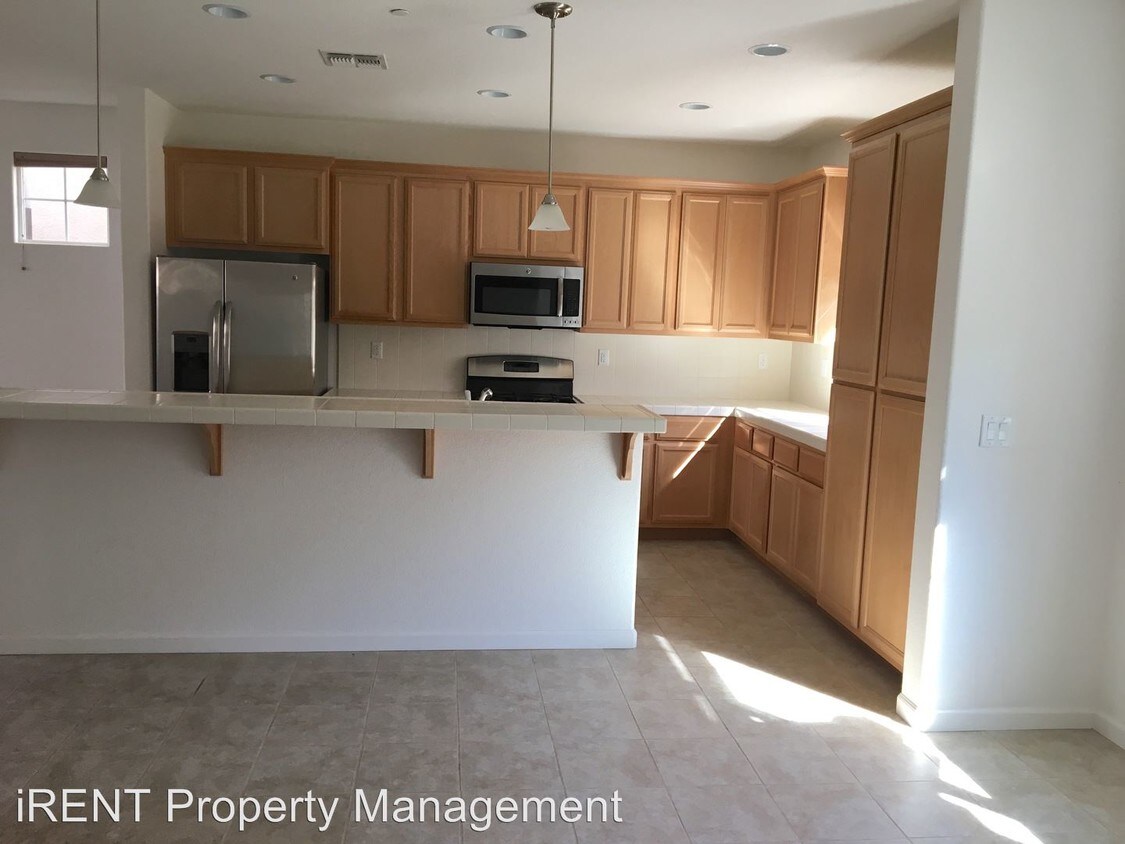 Primary Photo - 4 br, 2.5 bath House - 92 Crystalwood Circle