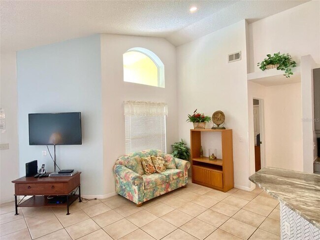 Building Photo - 611 Casterton Cir