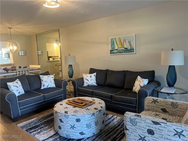 Foto del edificio - 340 Horse Creek Dr