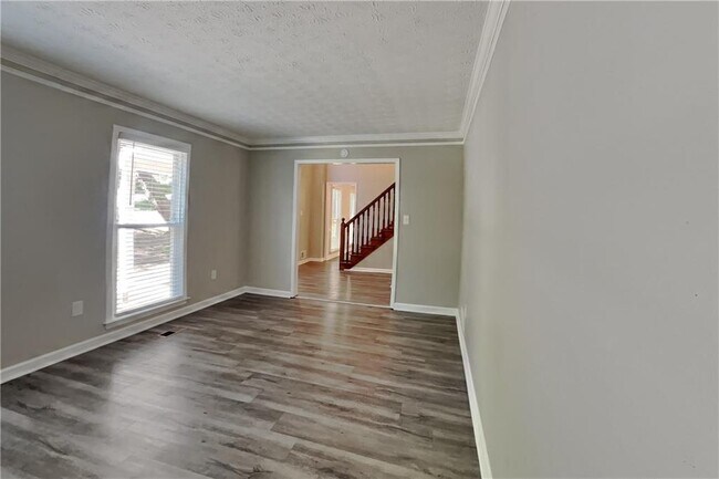 Building Photo - 2111 Dawn Ct