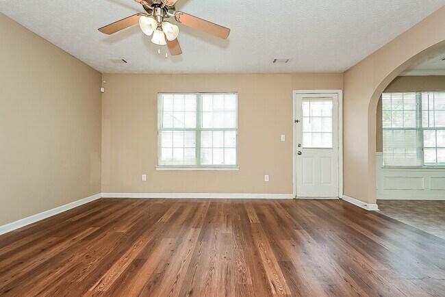 Building Photo - 7420 Garnet Dr