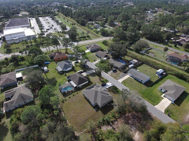 Building Photo - 1775 Tradewinds Ave SE