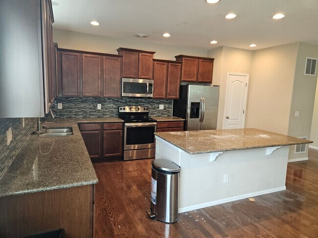 Foto del edificio - 3 Bed 2 Bath Ranch home Close to Buckley S...