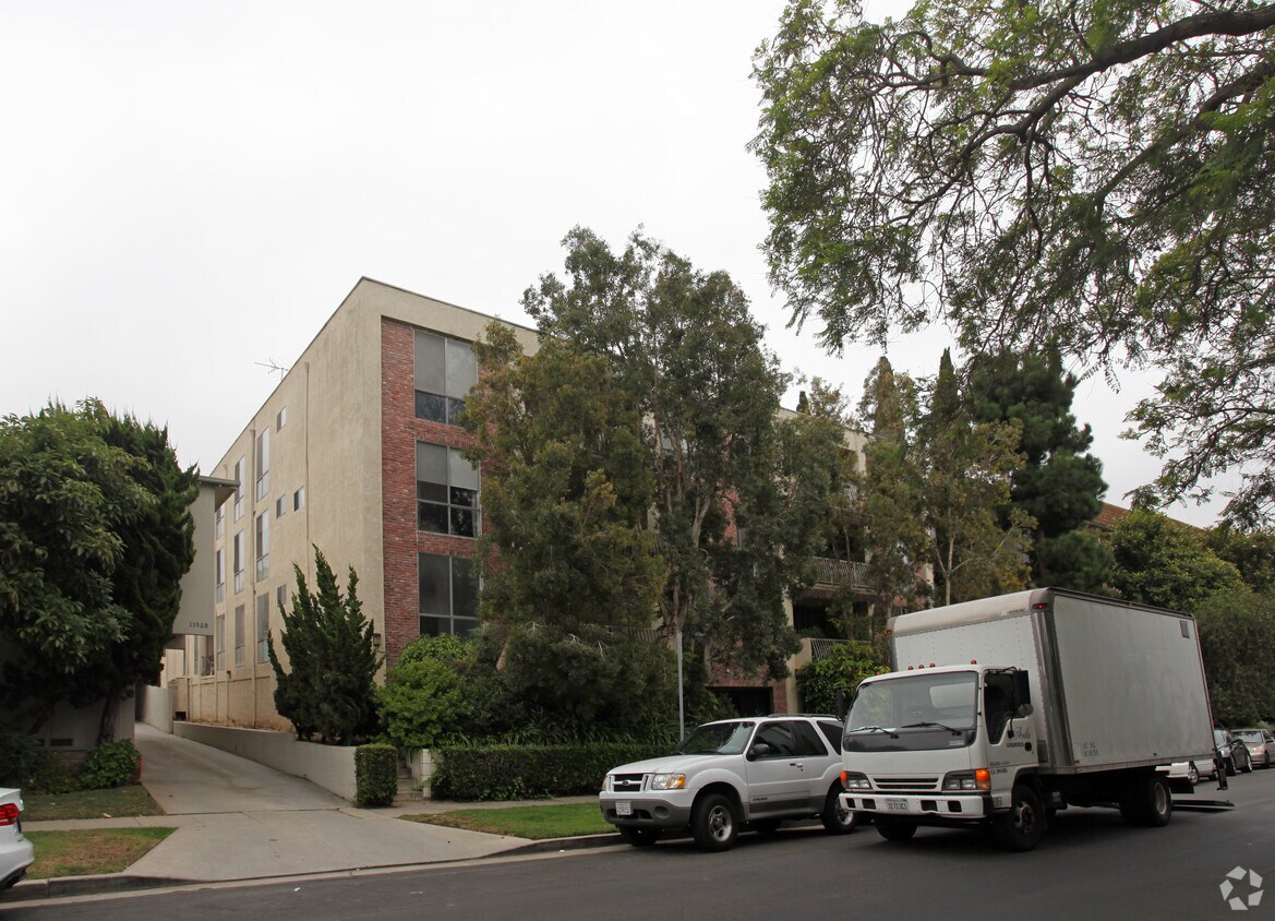 11918 Kiowa Ave, Los Angeles, CA 90049 Apartments in Los Angeles, CA