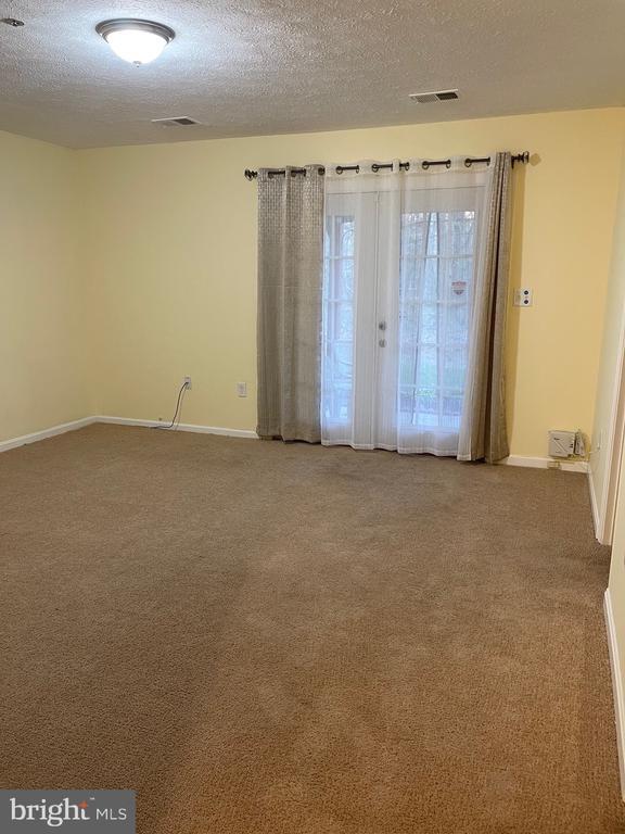 Building Photo - 9126 Hardesty Dr