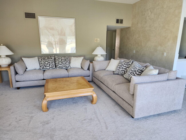 Building Photo - 38941 Kilimanjaro Dr