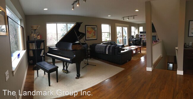 Foto del edificio - 4 br, 4 bath House - 3315 E Denny Way